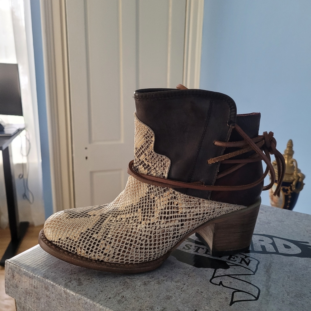 Freebird by Steven Boots